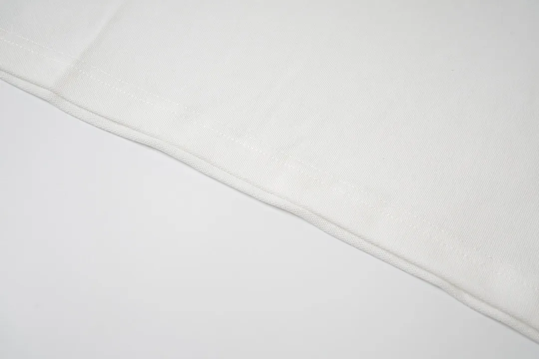 P150 Model No. Y779 Ralph Lauren/Ralph Lauren Basic pony embroidered logo short sleeves Three needles and five threads Men's and women's piqué cotton fabric Easier to wear, more comfortable and less bulky than ordinary fabrics Customized thread weaving and dyeing Classic pony embroidery Logo Cross stitching details on the neckline Three needles and five threads all over The whole body is made of three needles and five threads Complete accessories make it a trendy style Easy to control and match at will Full of design, a simple must-have! Color: Black White Navy Gray Size: S-XL